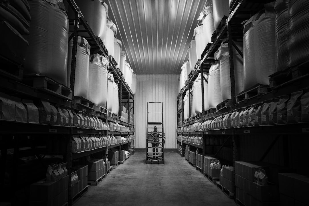 Warehouse storage for bulk cooking oil drums